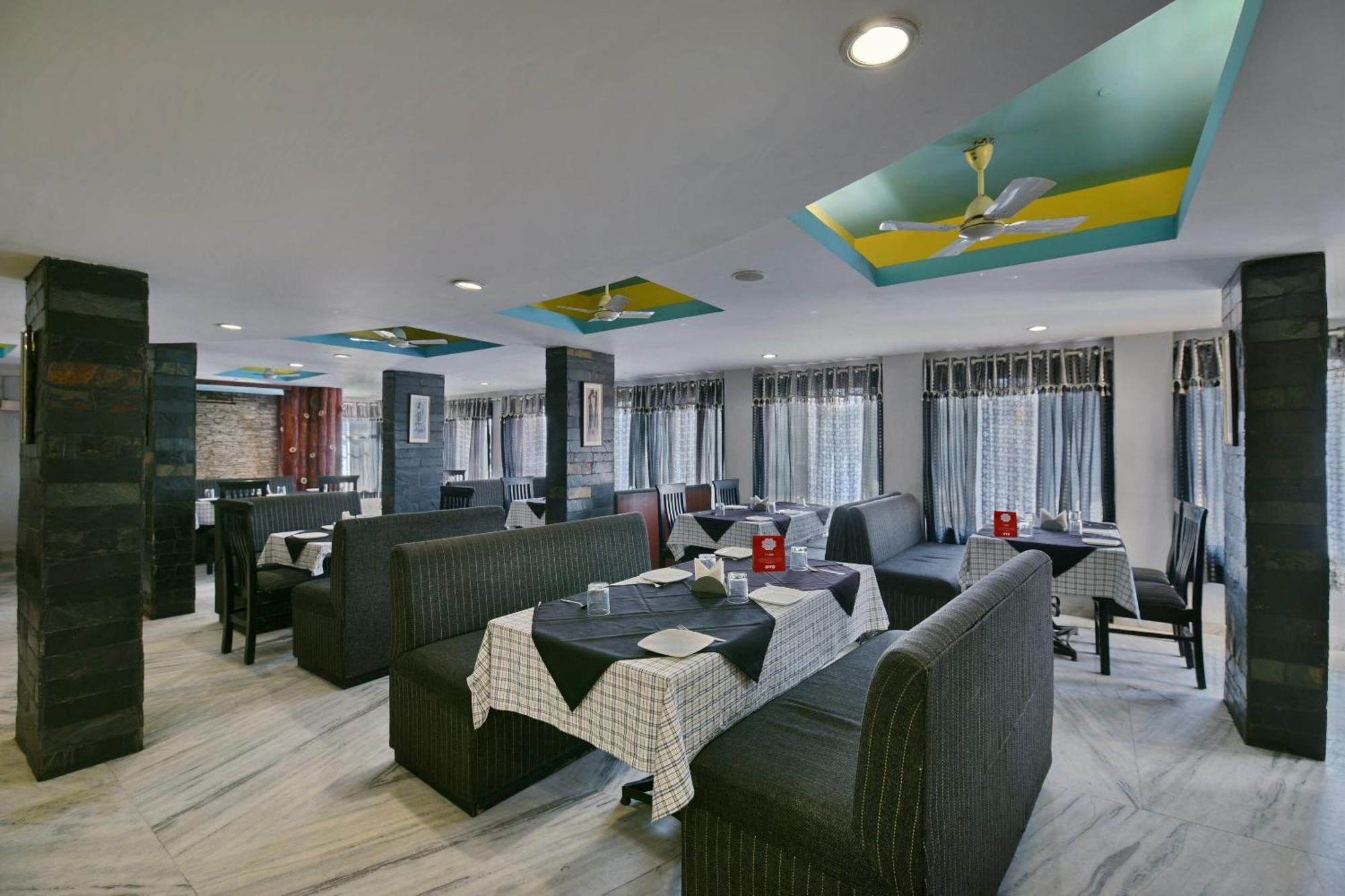 Collection O Diamond And Residences Индаур Экстерьер фото